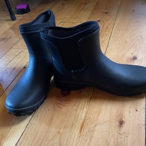 Bogs Amanda Chelsea II Waterproof Slip On Rain Boot size 9